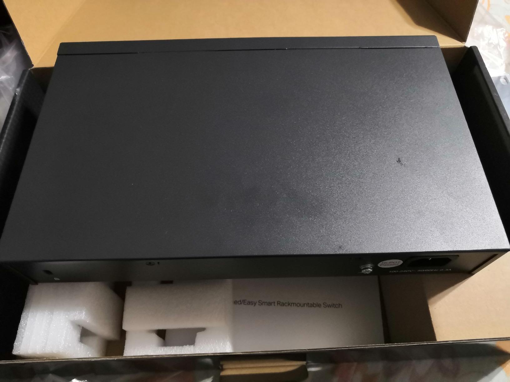 24 p 10/100M Switch 13 inch rack-mount