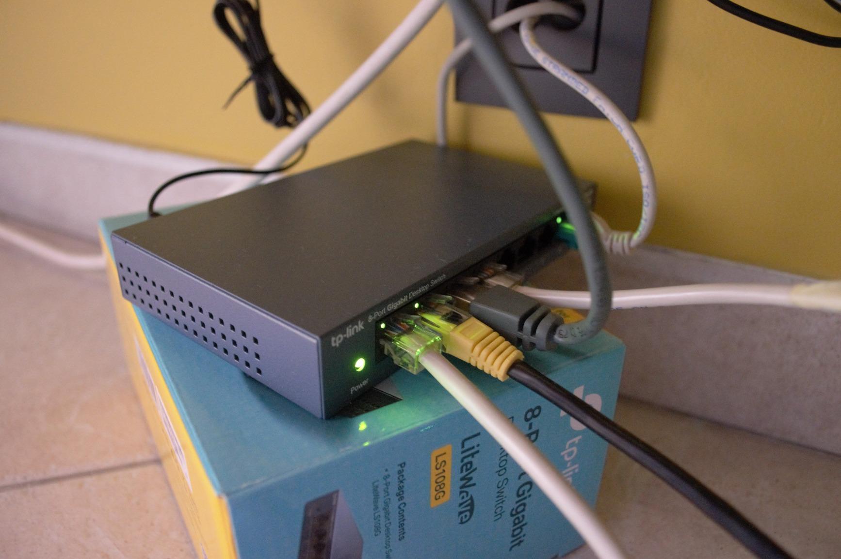 LS108G LiteWave 8-Port GB Desktop Switch