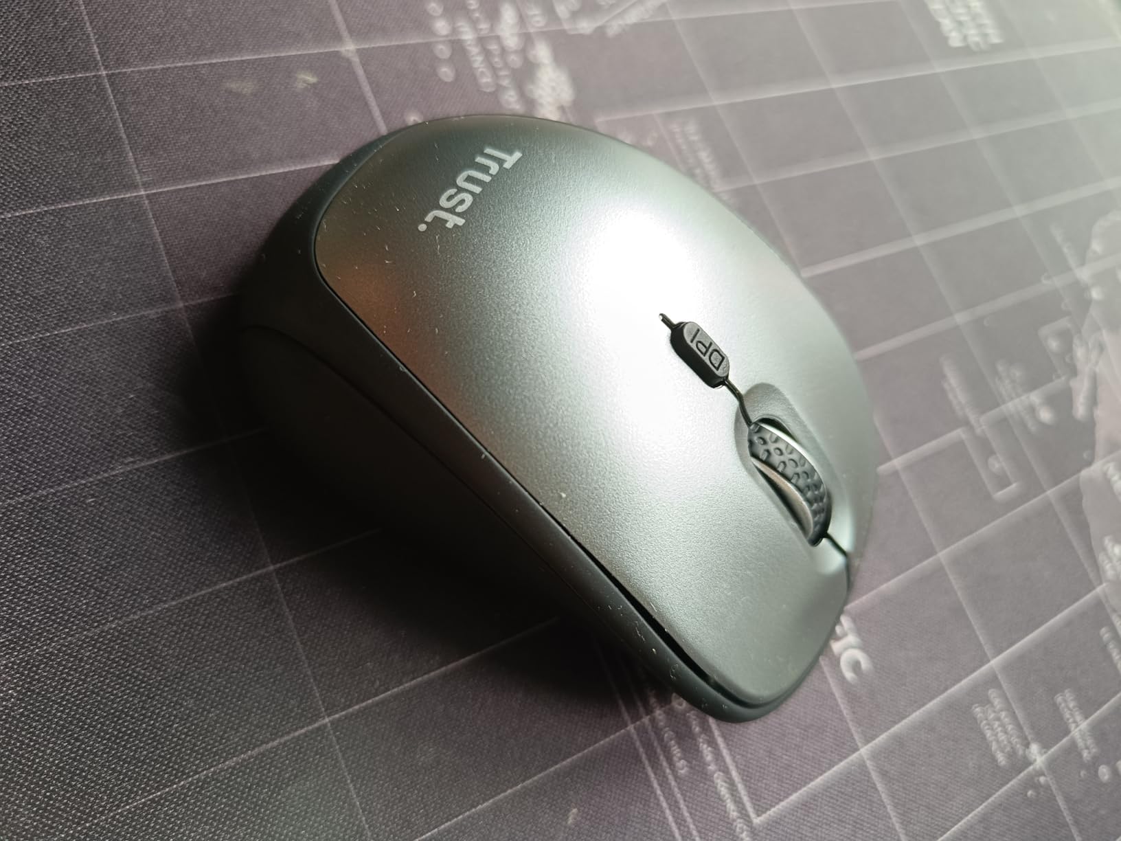 TRUST Souris sans fil compacte YVI+ ECO - Green