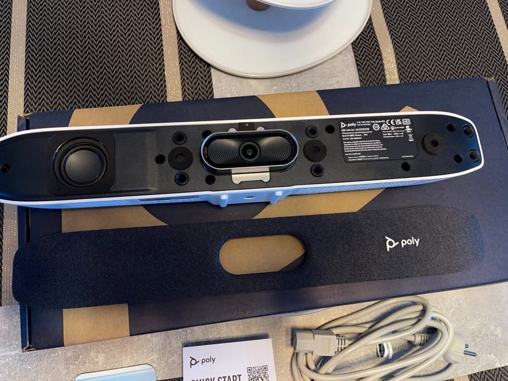 Poly R30 UVB EMEA-INTL Eng