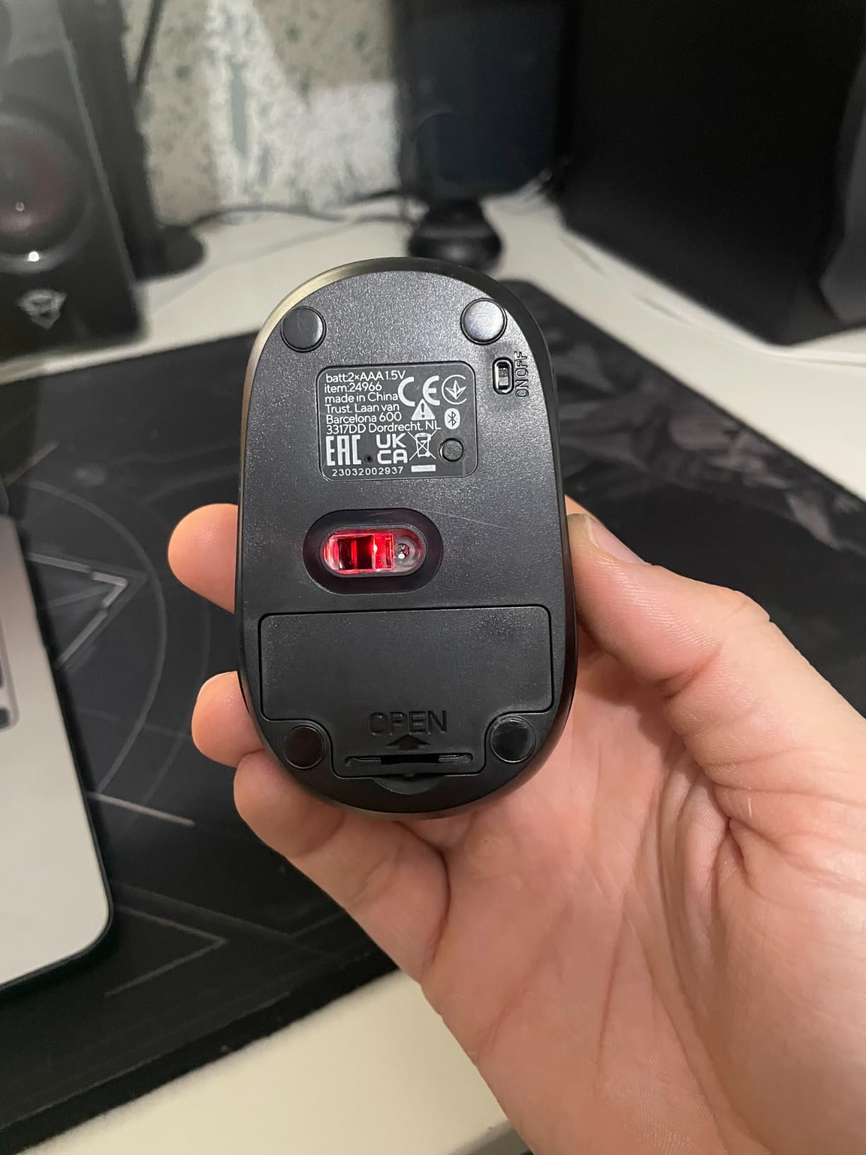 TRUST Souris sans fil OZAA II multi-connexion - Blanche