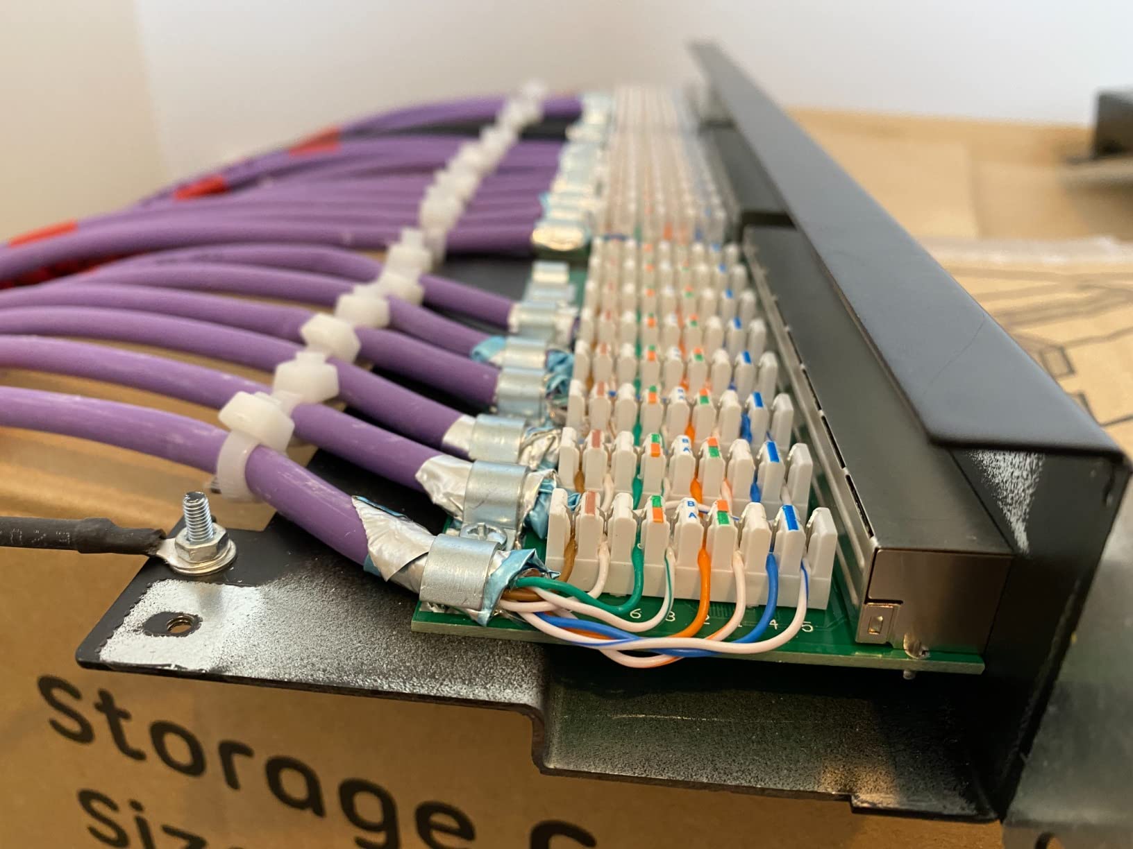 LINDY Cat.6 Patchpanel 24p STP 1U black