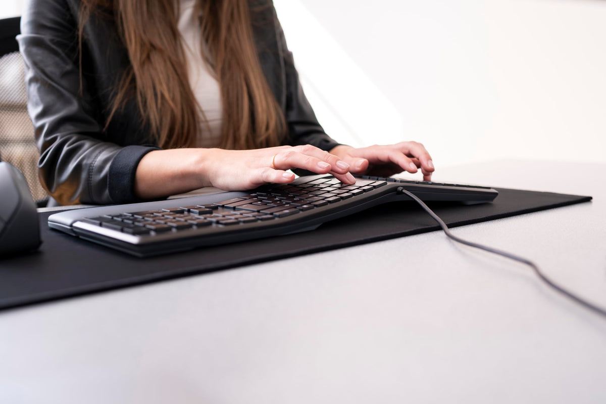 CHERRY Clavier KC 4500 ERGO USB, Belge noir