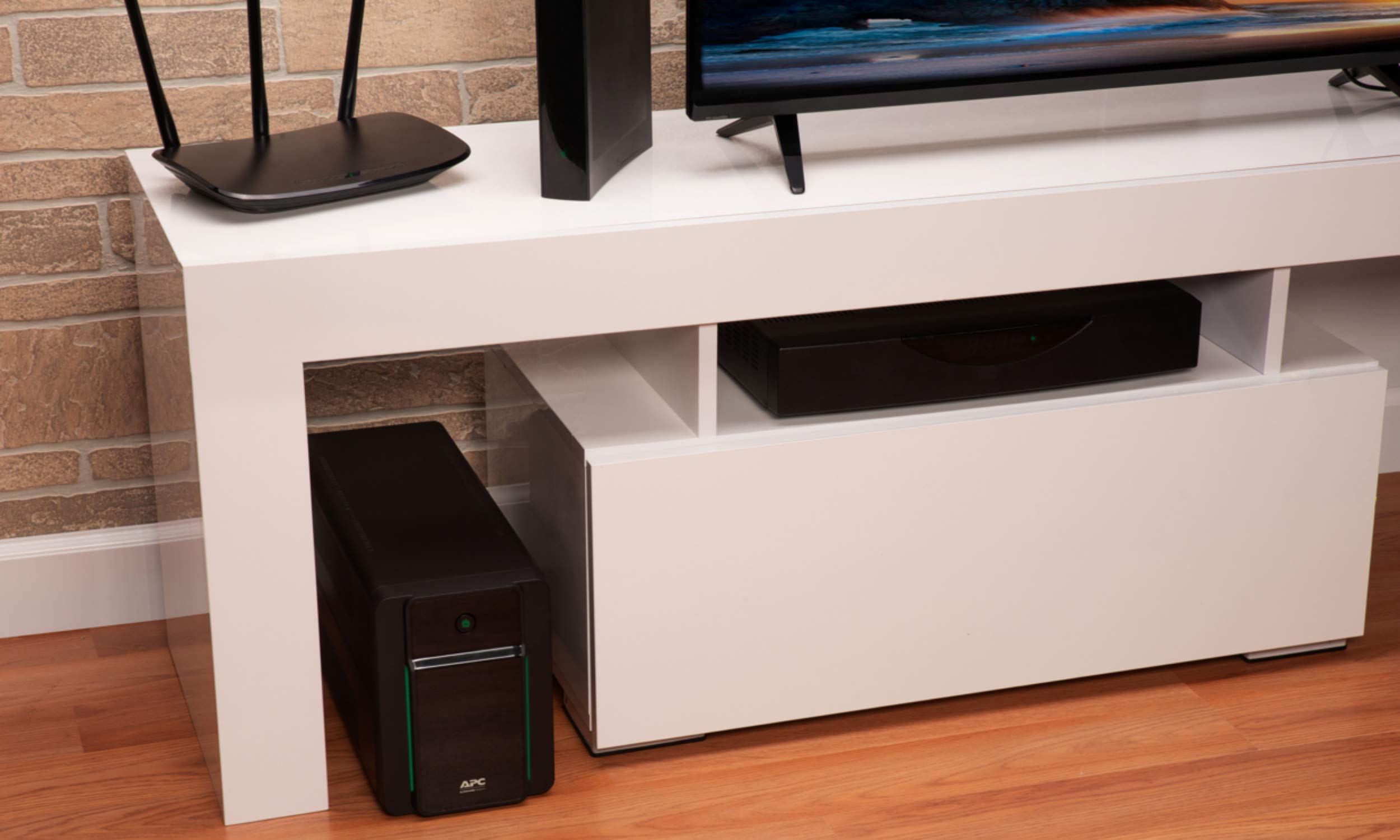 APC Back-UPS 2200VA 230V AVR French Sockets
