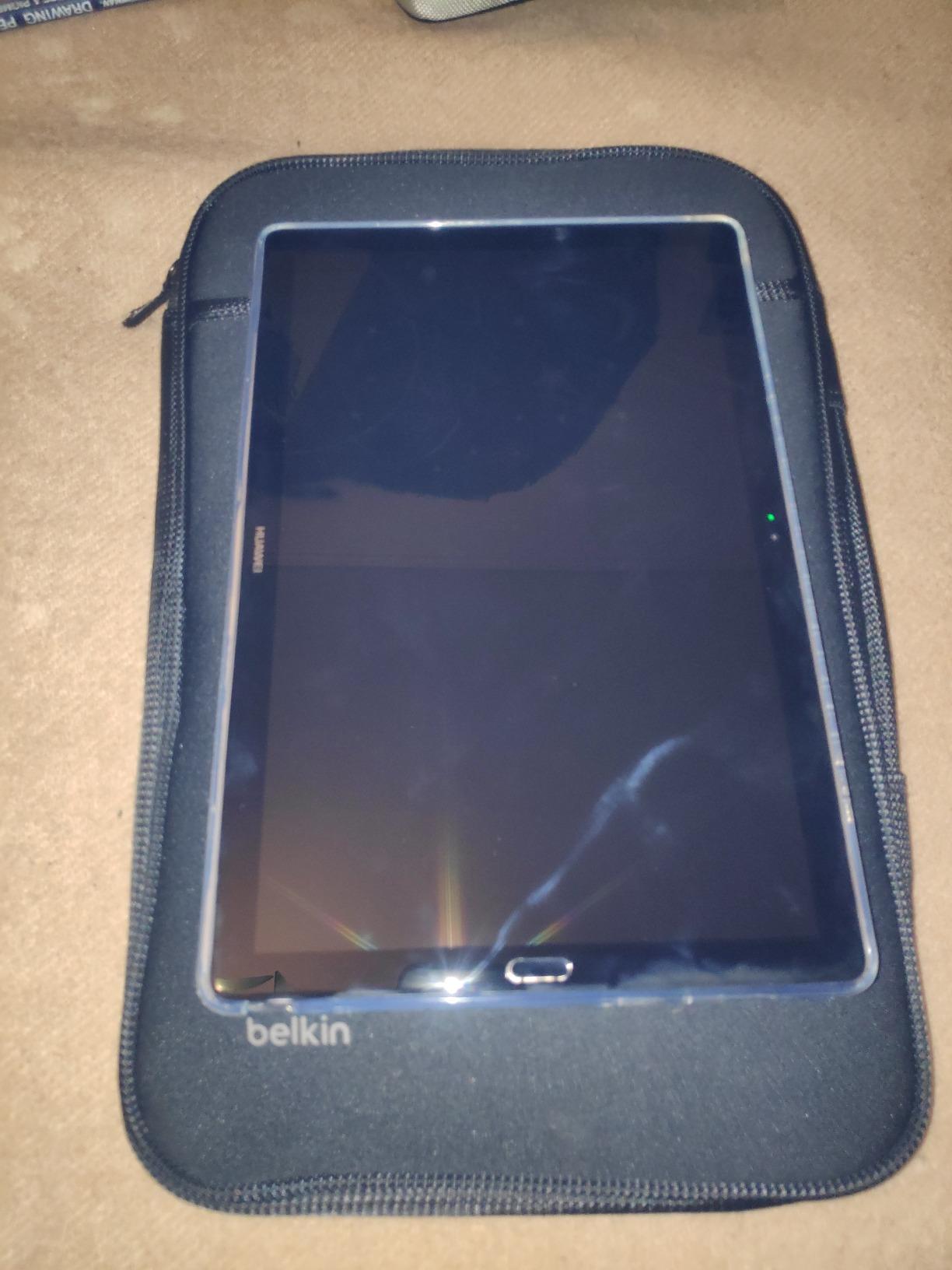 BELKIN Sleeve for MacBook Air 11 small Chromebooks & other 11p devices - Black