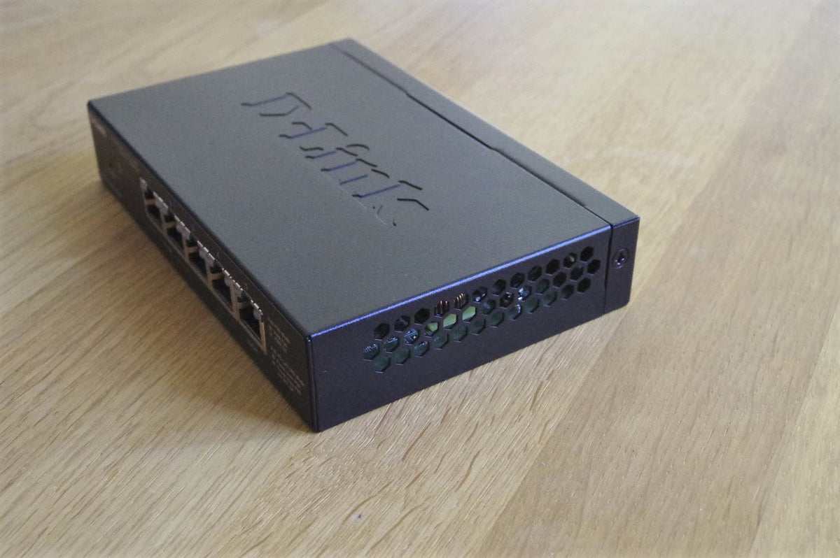 D-LINK 24-Port Layer2 PoE Gigabit Smart Switch 24x 10/100/1000Mbit/s TP RJ-45 Port of which 12 x PoE 802.3af/802.3at802.3x Flow