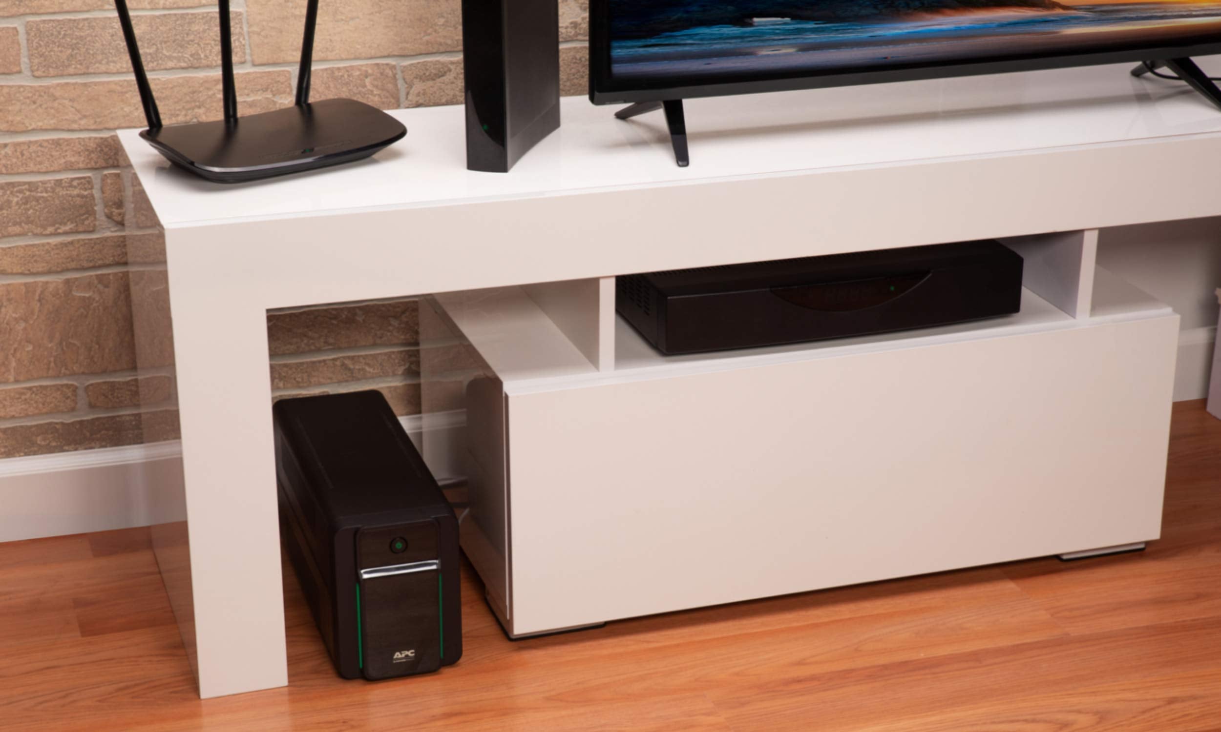 APC Back-UPS 750VA 230V AVR French Sockets