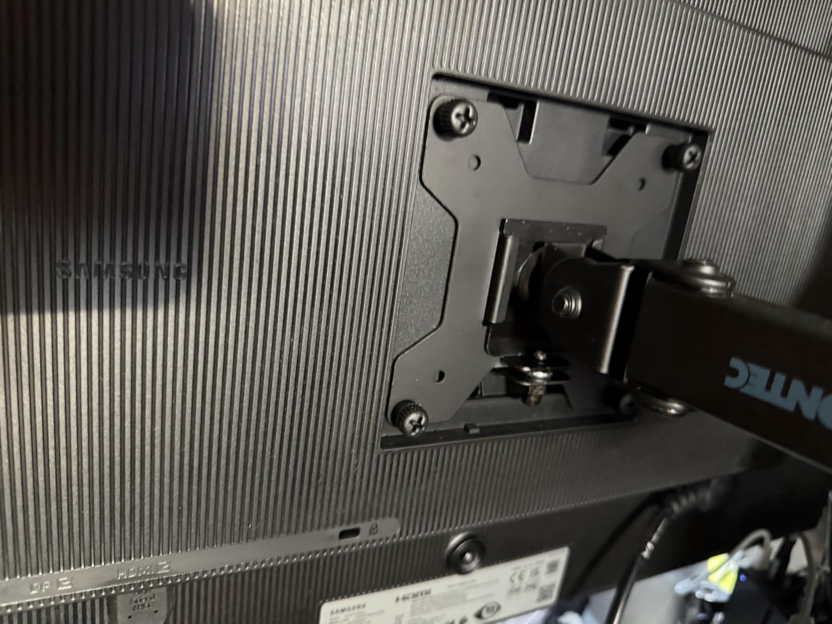 LS27D700EAUXEN 27" S7 S70D 4K UHD 60Hz