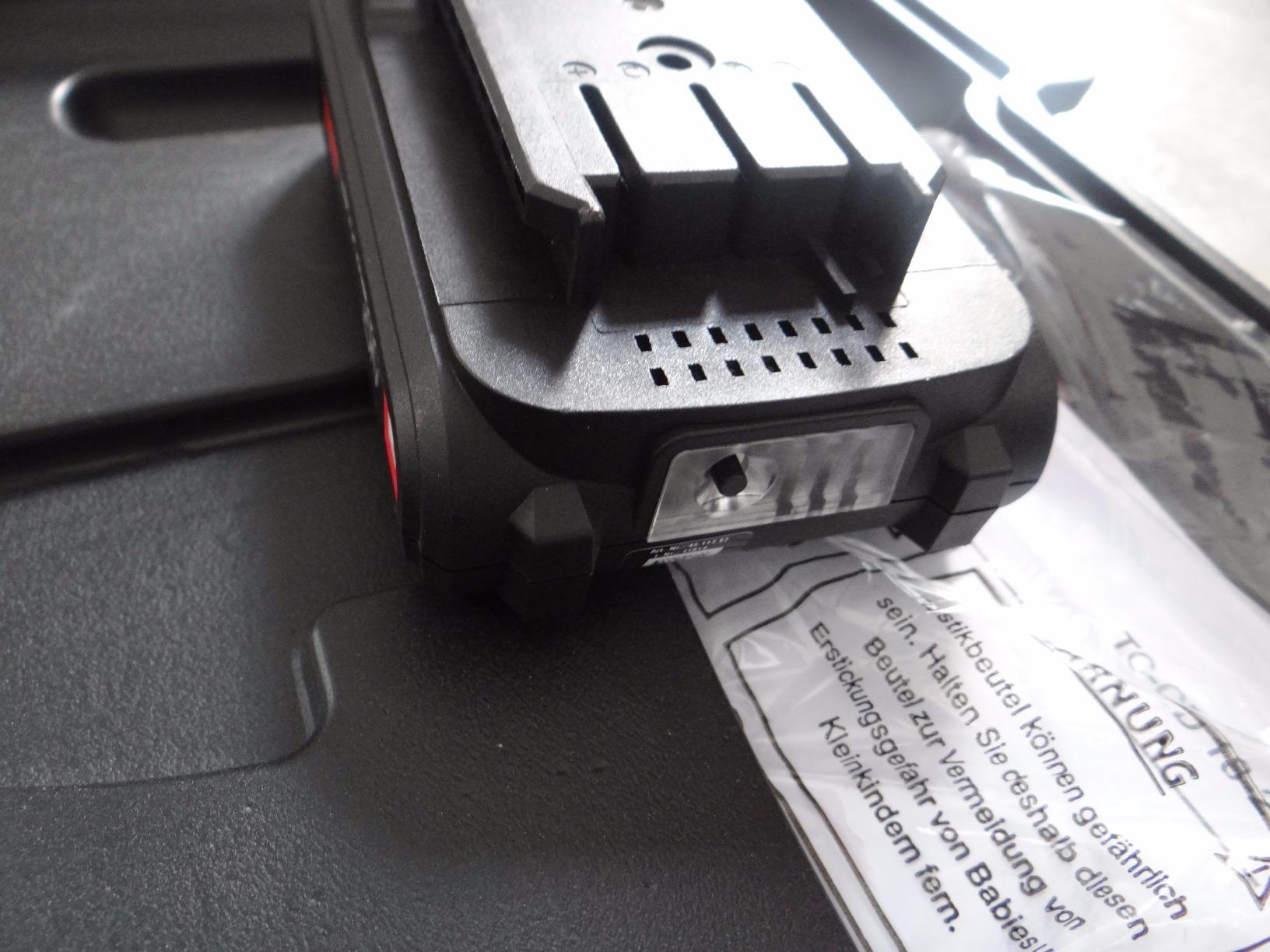 PERCEUSE VISSEUSE SANS FIL 18 V 2 BATTERIES AVEC MALLETTE