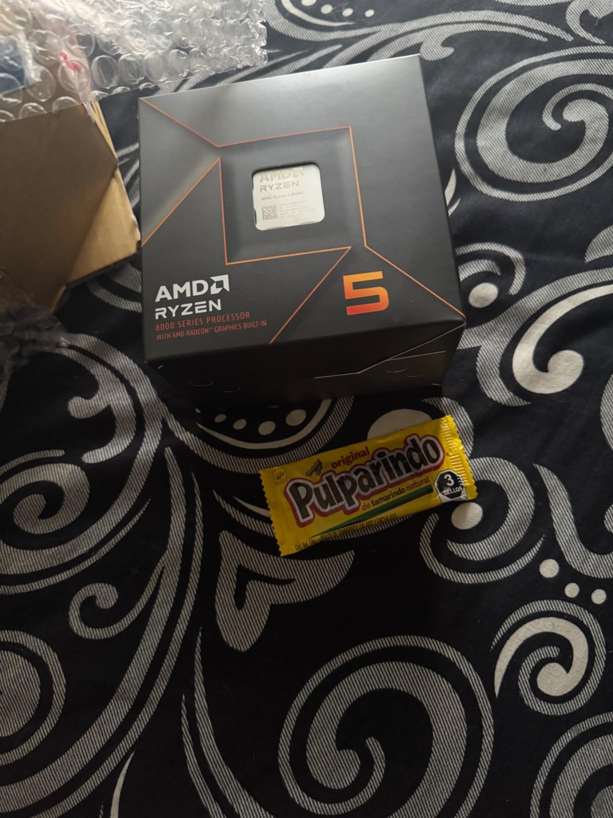 AMD Ryzen 5 8500G 5.05GHz AM5 6C/12 65W 22Mo with Wraith Stealth Cooler BOX