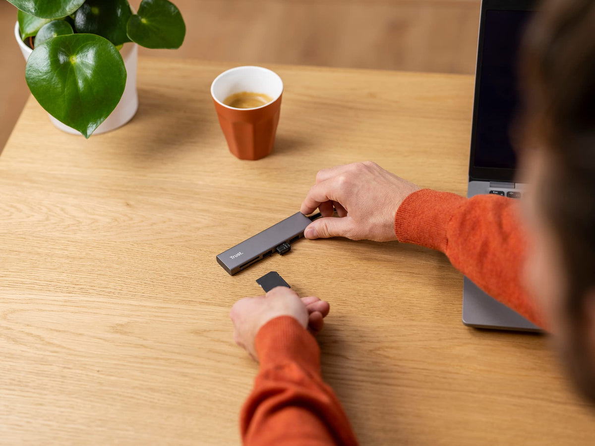 TRUST Hub USB-C HALYX 5 ports 3 USB 1 SD et 1 micro-SD