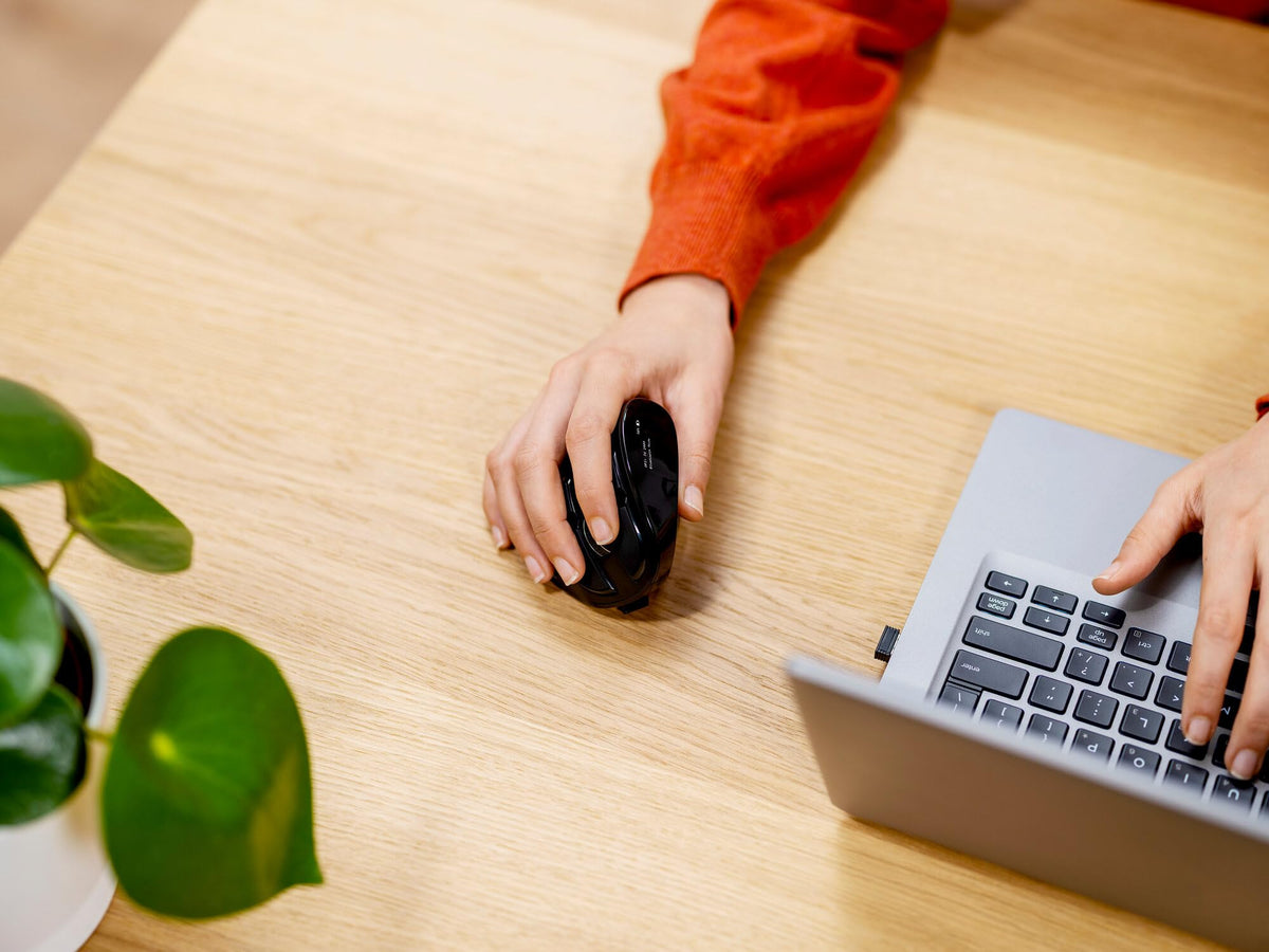 TRUST Souris sans fil ergonomique VOXX Rechargeable - Noire