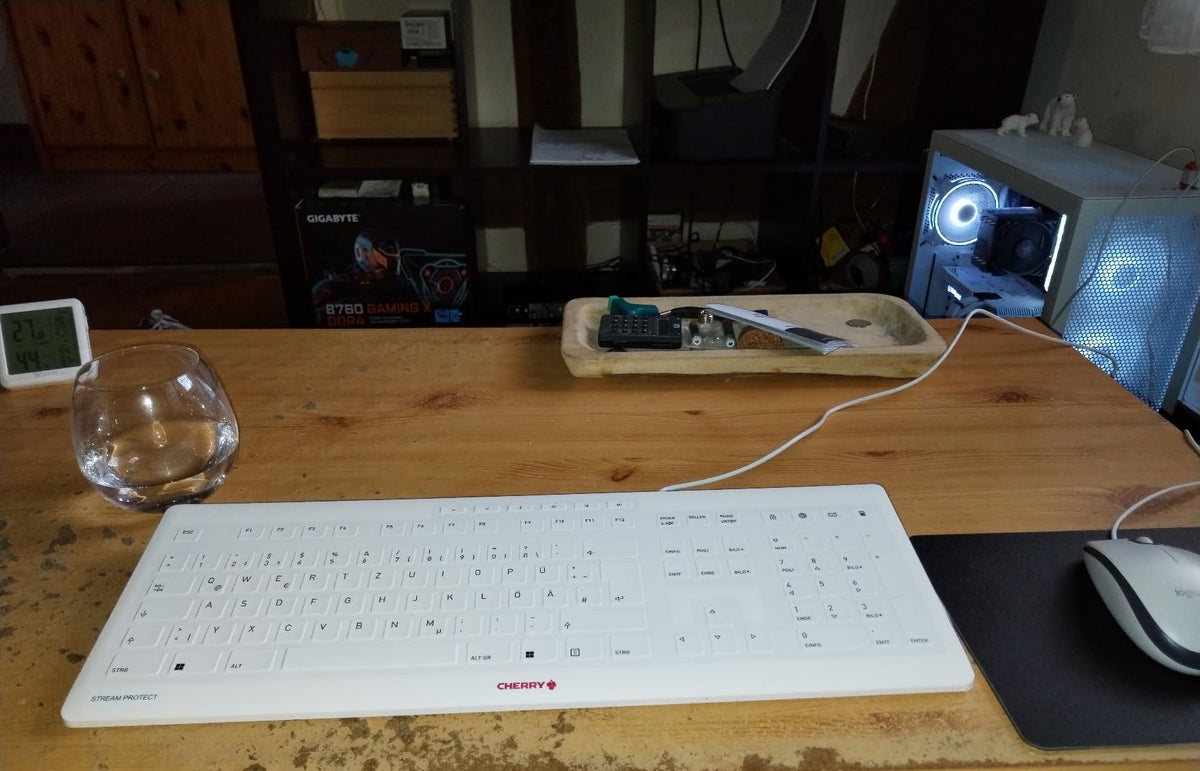 CHERRY Clavier Stream Protect AZERTY USB noir