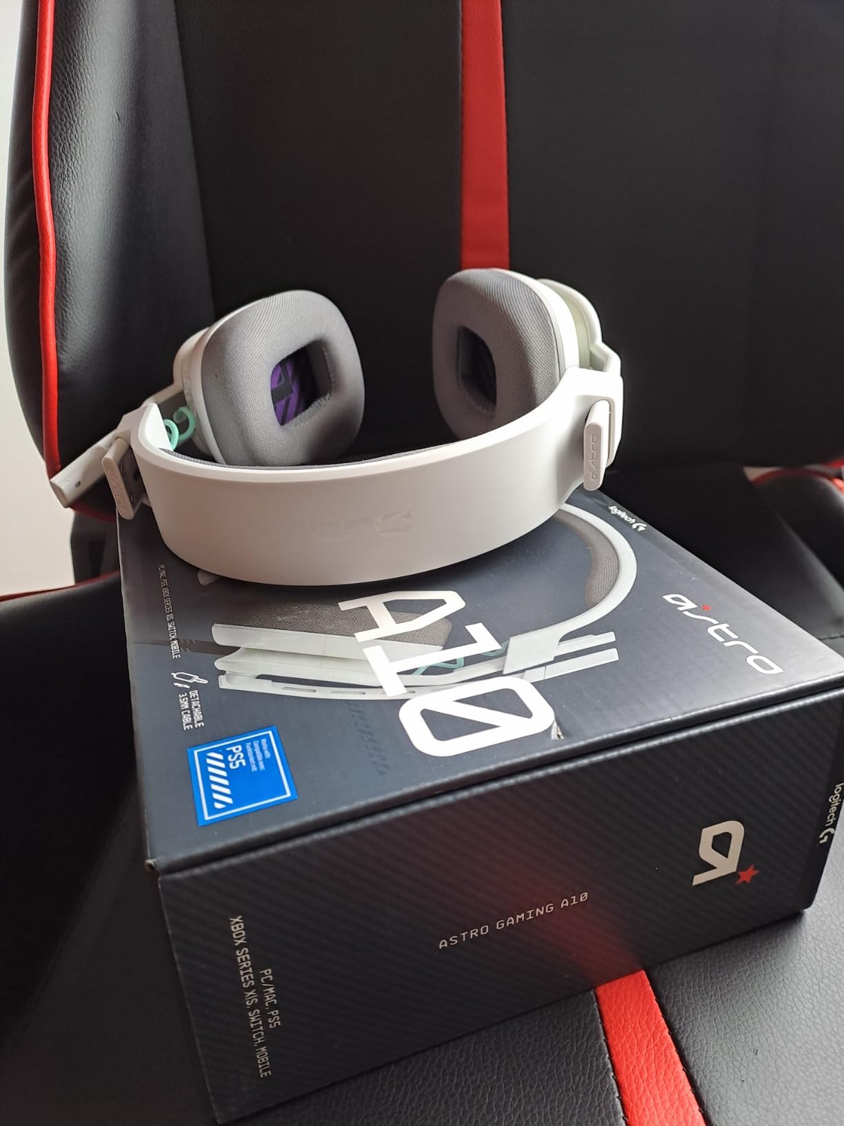 LOGITECH Astro Gaming A10 Gen 2 Headset full size wired 3.5 mm jack white/PS