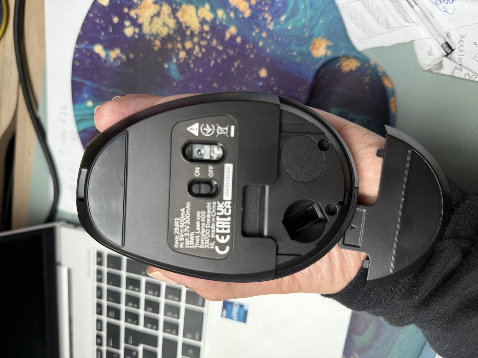 TRUST Souris sans fil ergonomique VERTO - Noire