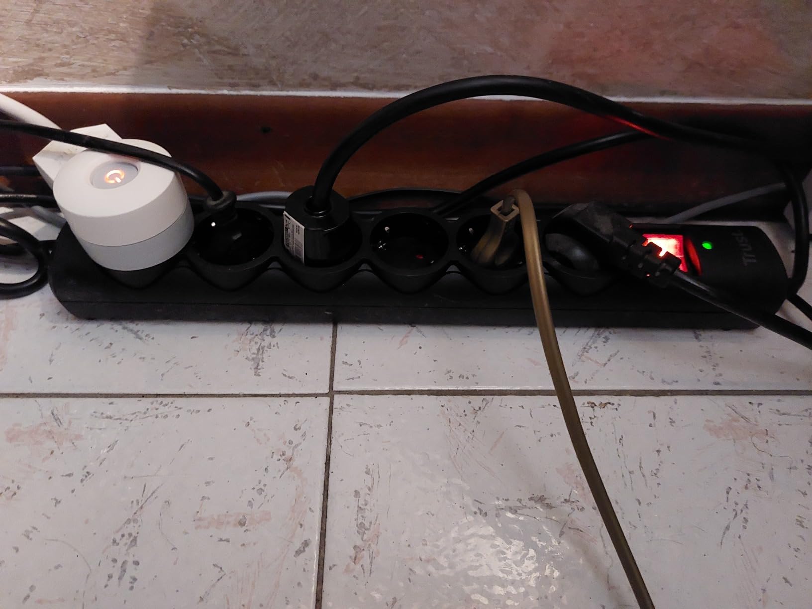 TRUST Multiprise 6 ports