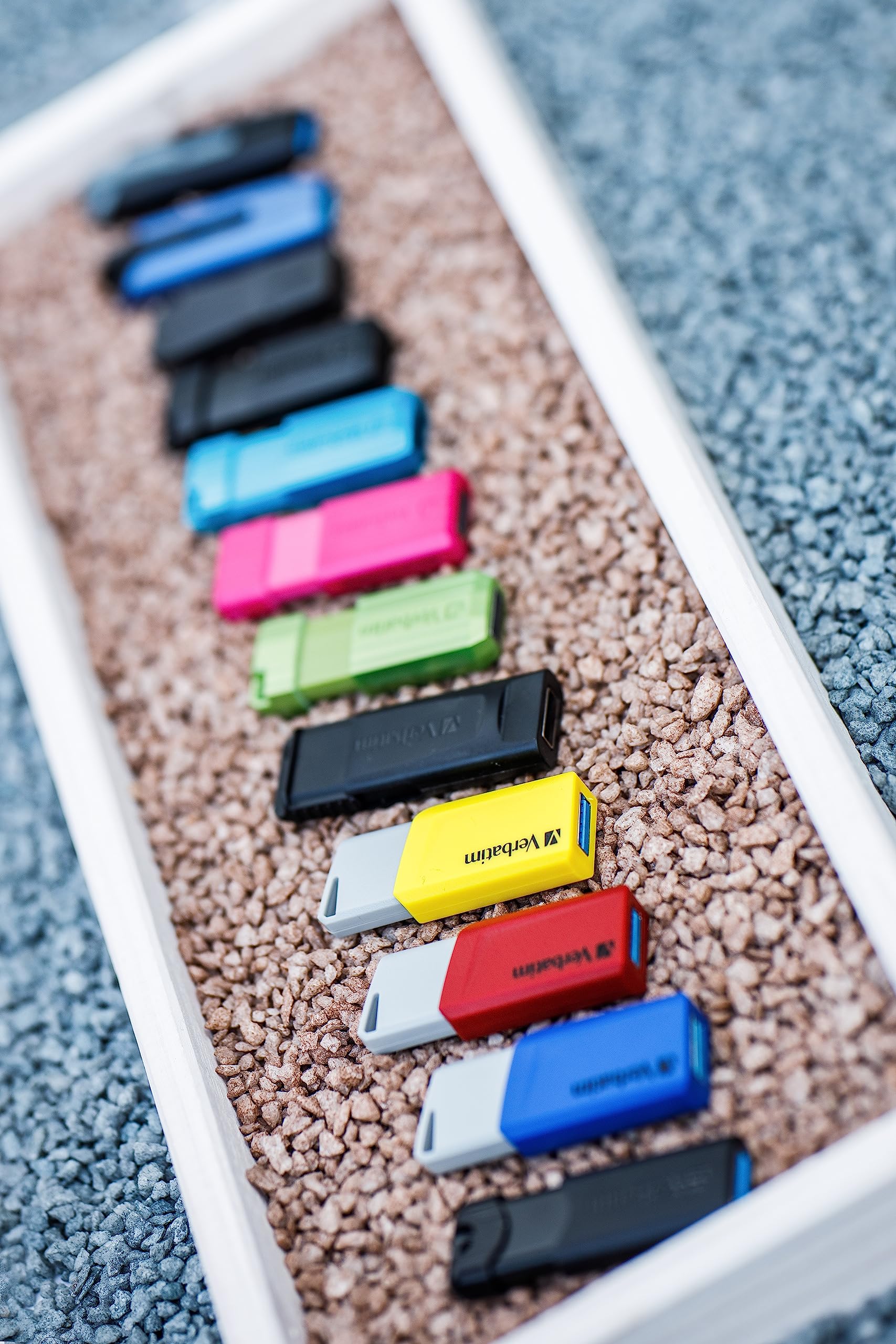 USB DRIVE 2.0 STORE N GO SLIDER 32GB BLA