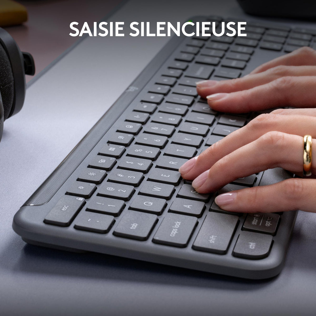 LOGITECH Signature Slim Wireless Keyboard K950 - Graphite - CENTRAL-419 (FR)