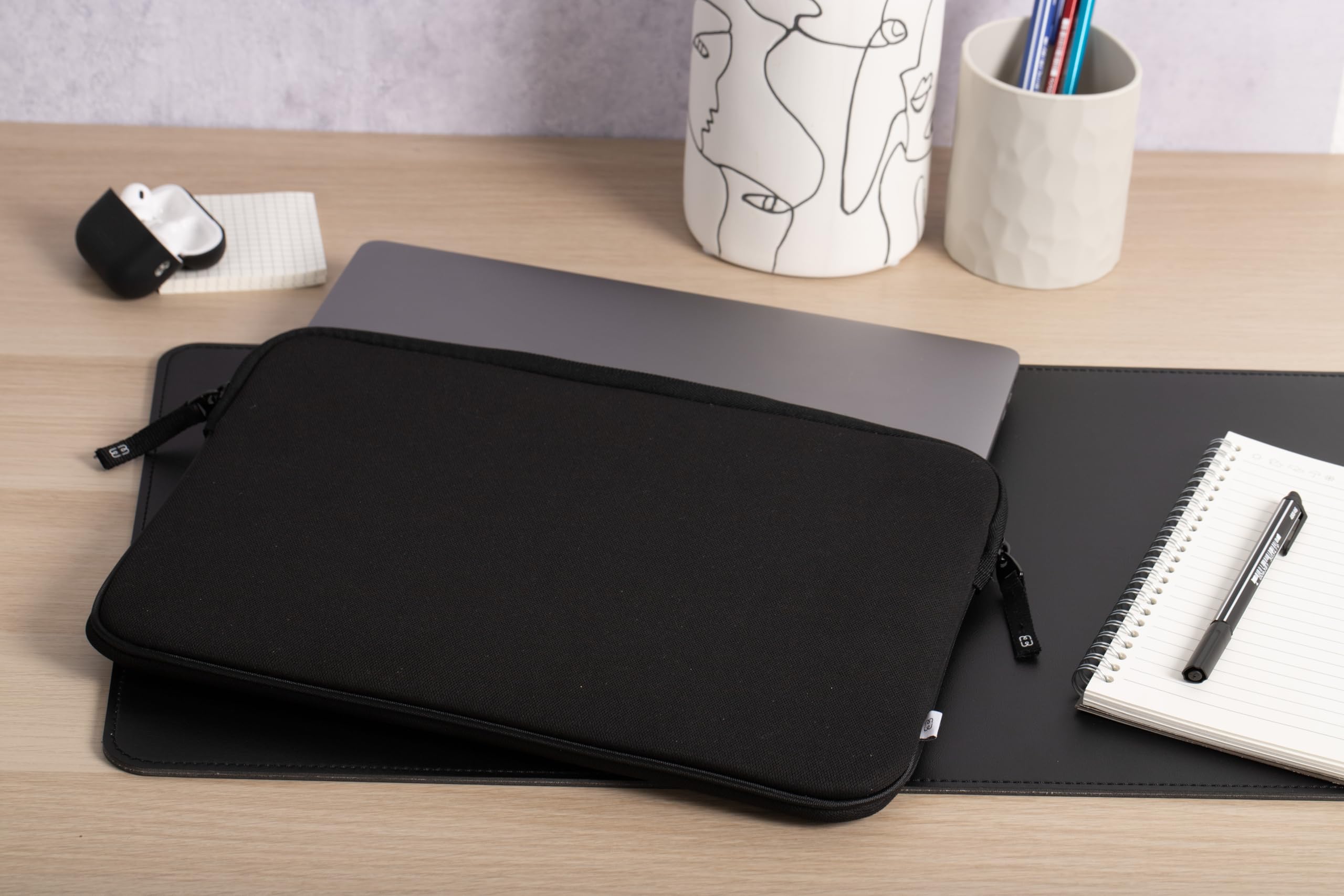 MW- SLEEVE MBP 14 BASICS LIFE BLK/WHT