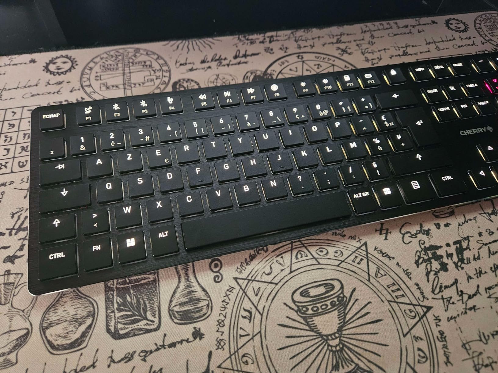 CHERRY Clavier KW X ULP ultra-plat filaire ou sans fil