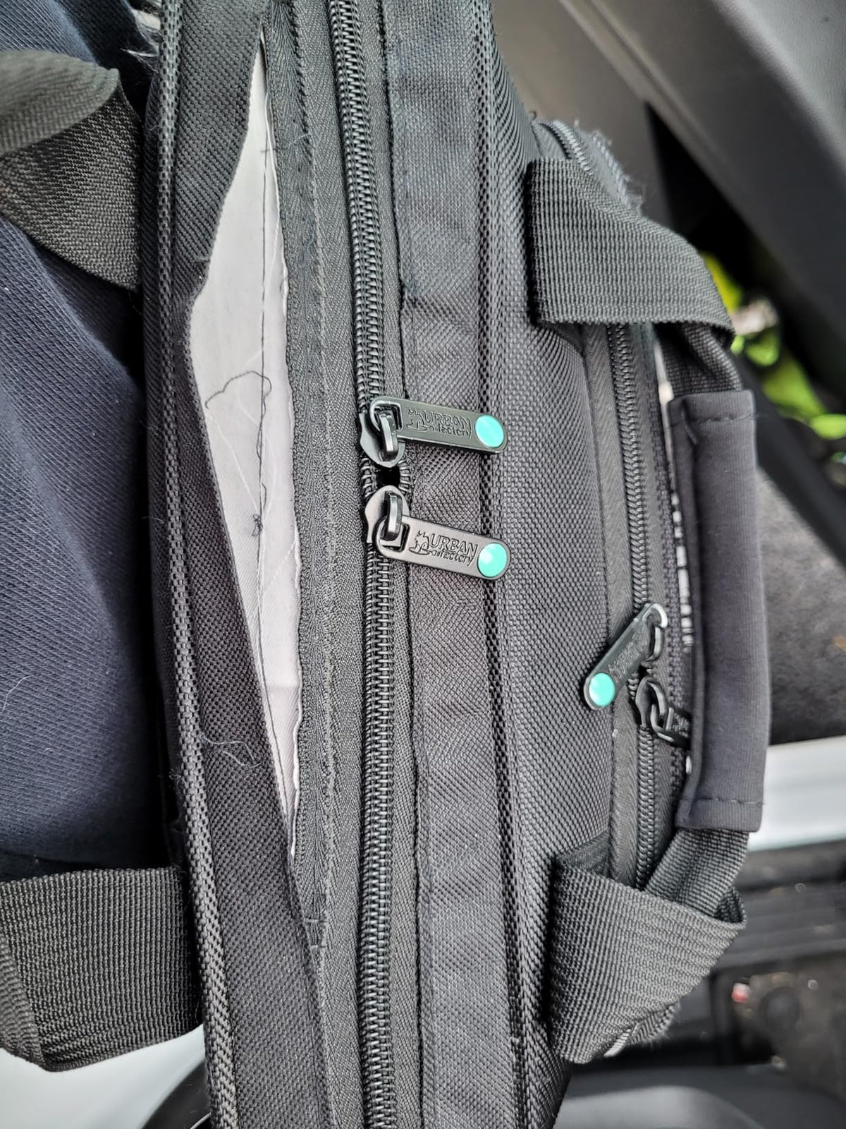 URBAN FACTORY toploading case 17.3i