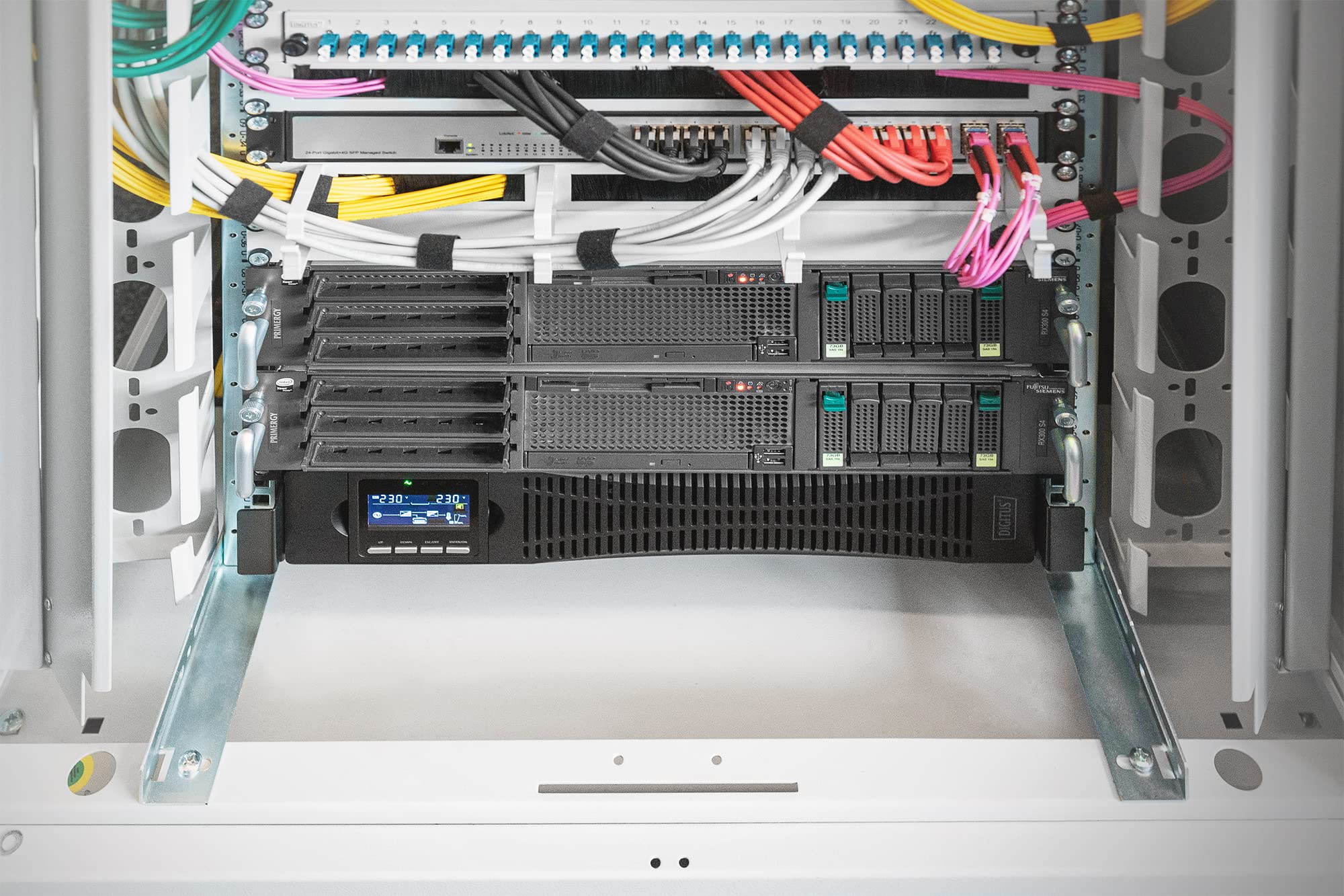 Digitus DN-170093 alimentation d'énergie non interruptible Double-conversion (en ligne) 1,5 kVA 8 sortie(s) CA