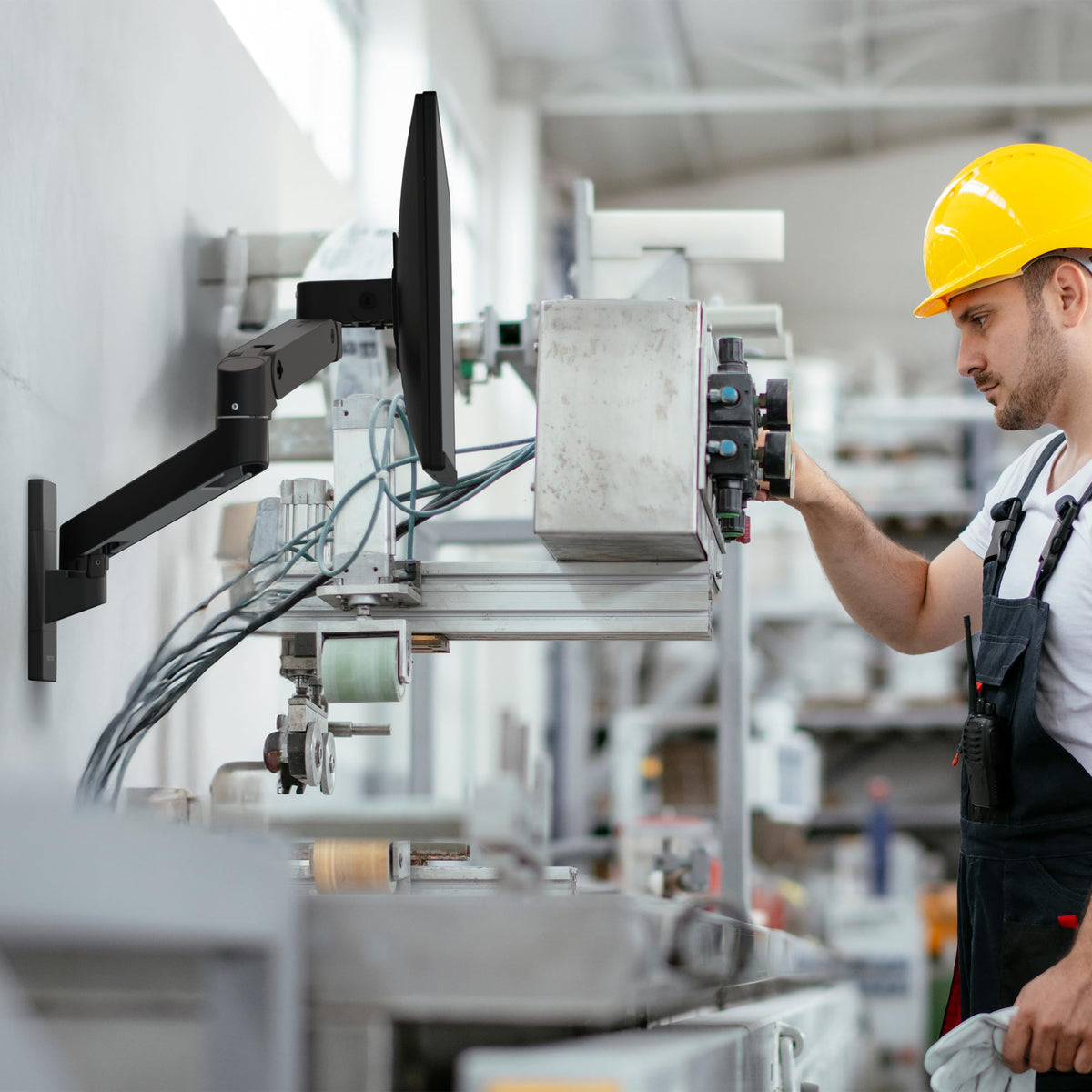 LX PRO ARM SINGLE DISPLAY WALL MOUNT