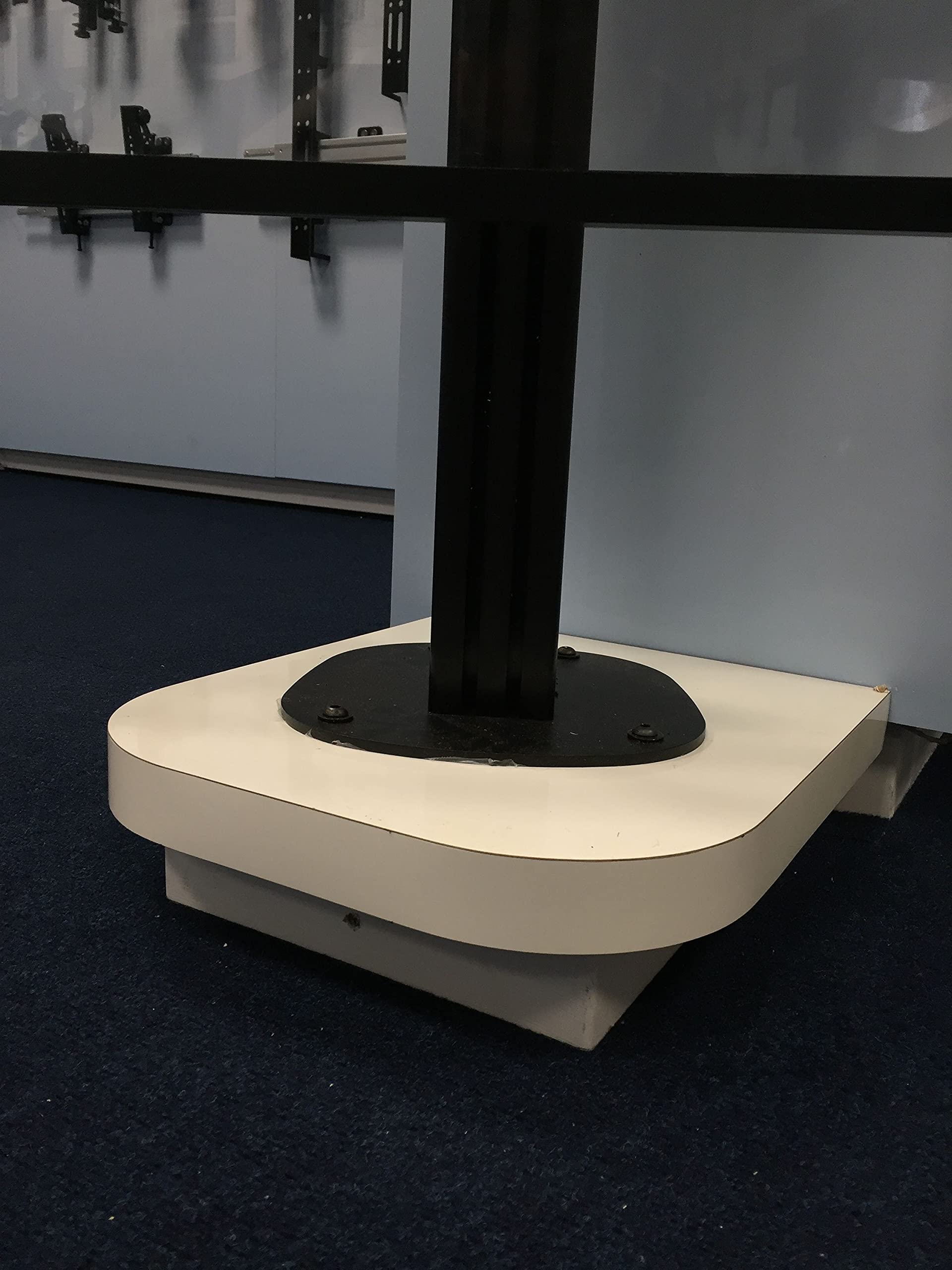 SYSTEM X - Bolt-Down Floor Base for BT83