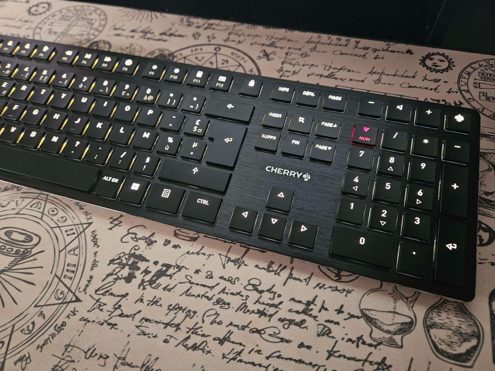 CHERRY Clavier KW X ULP ultra-plat filaire ou sans fil
