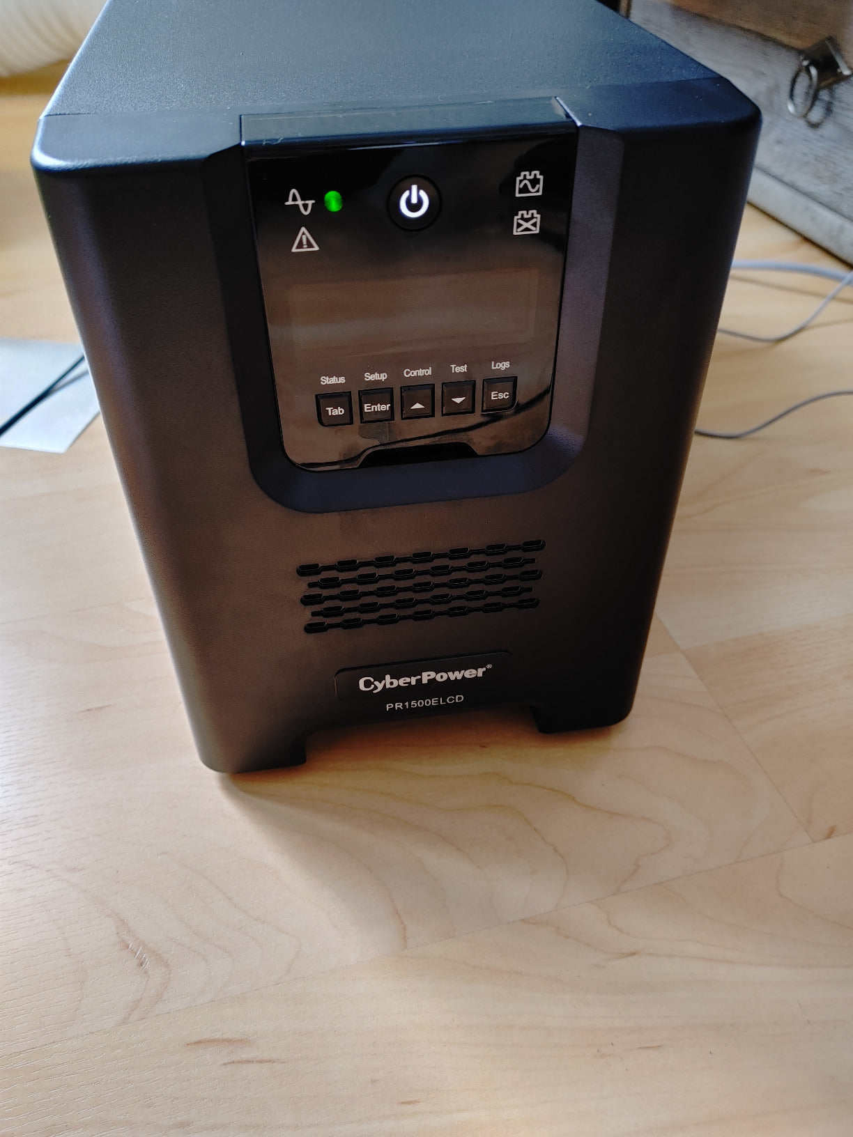 CyberPower PR1500ELCD alimentation d'énergie non interruptible 1,5 kVA 1350 W 8 sortie(s) CA
