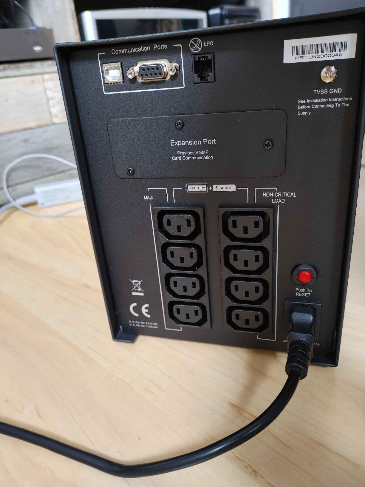 CyberPower PR1500ELCD alimentation d'énergie non interruptible 1,5 kVA 1350 W 8 sortie(s) CA