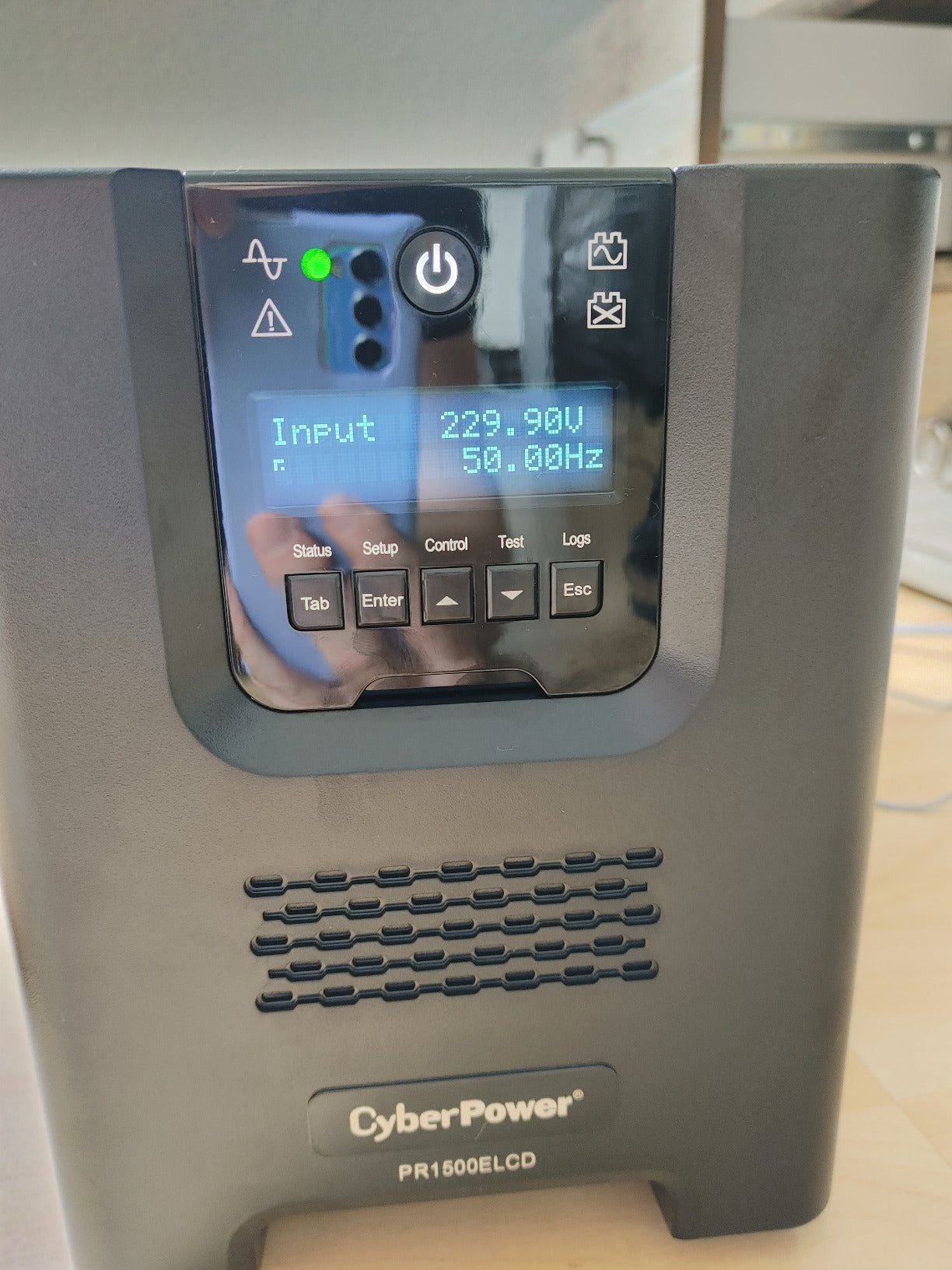 CyberPower PR1500ELCD alimentation d'énergie non interruptible 1,5 kVA 1350 W 8 sortie(s) CA