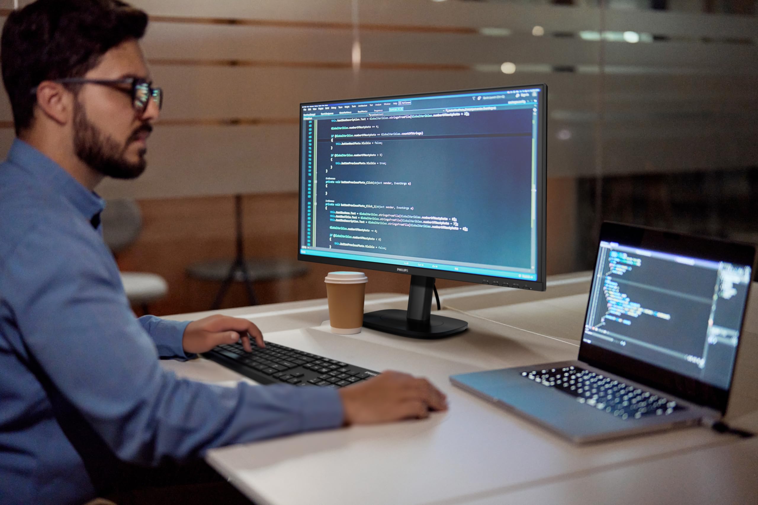 PHILIPS 23.8p 1920x1080 120Hz IPS Flat H/A 150 MM TUV EyeSafe certified USB HUB SPEAKERS DP HDMI 300cd/m2 TCO 10