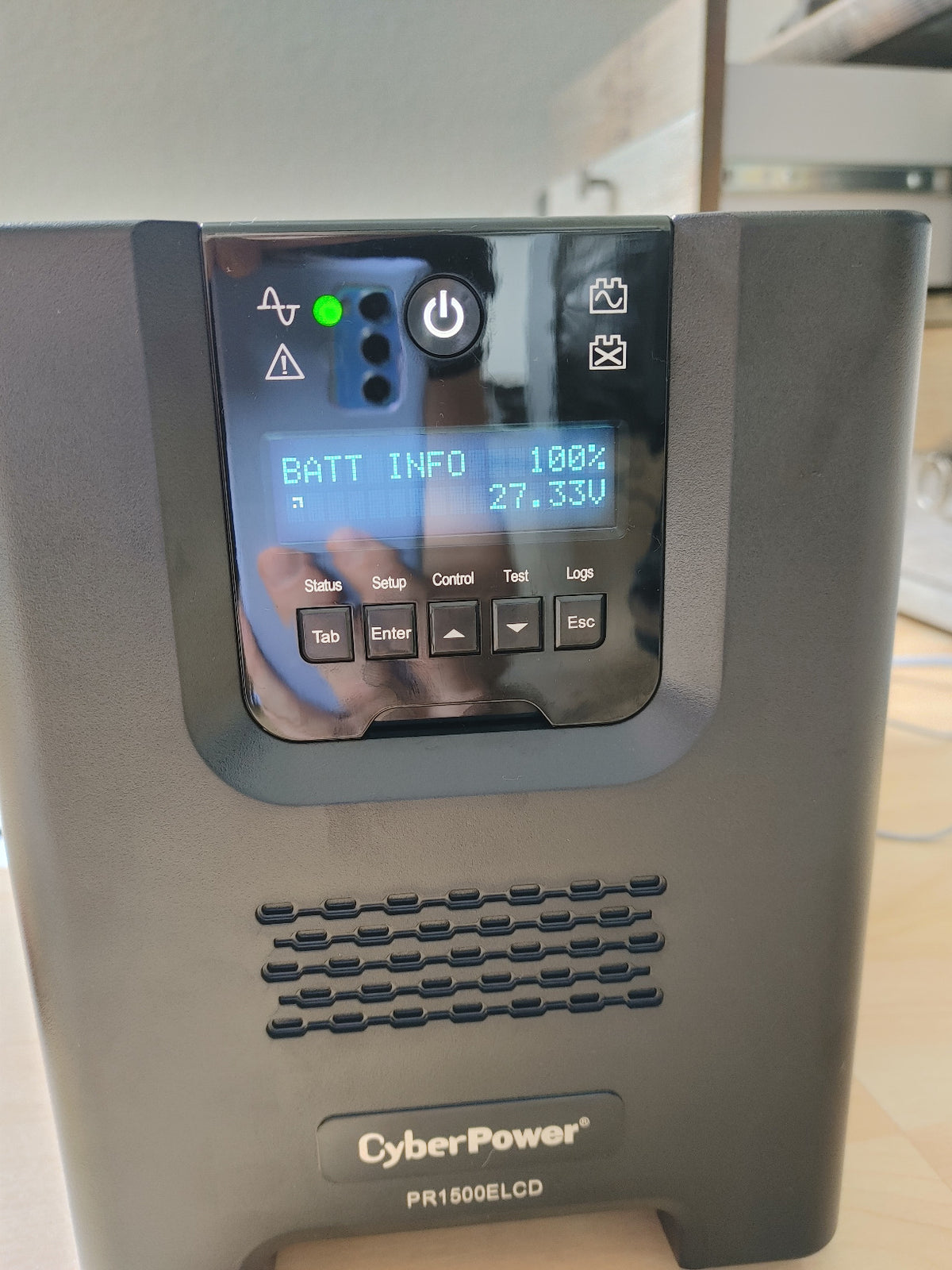 CyberPower PR1500ELCD alimentation d'énergie non interruptible 1,5 kVA 1350 W 8 sortie(s) CA