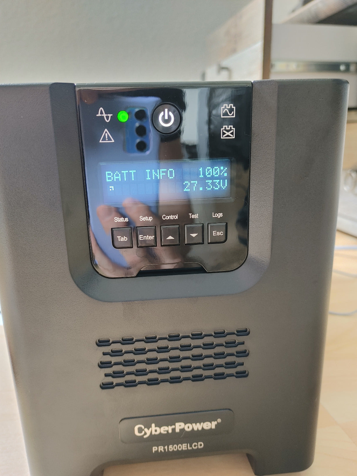 CyberPower PR1500ELCD alimentation d'énergie non interruptible 1,5 kVA 1350 W 8 sortie(s) CA