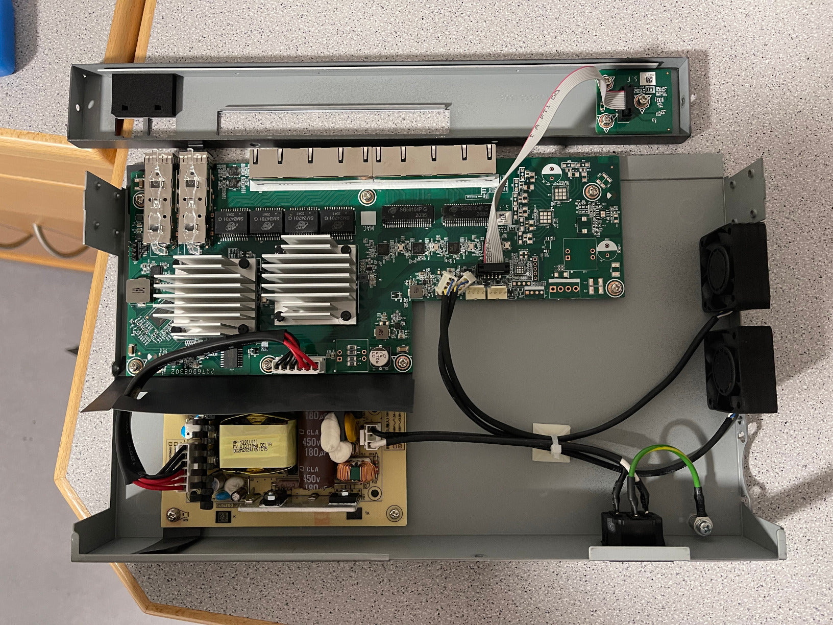 8-Port Multi-Gigabit/10G Ethernet