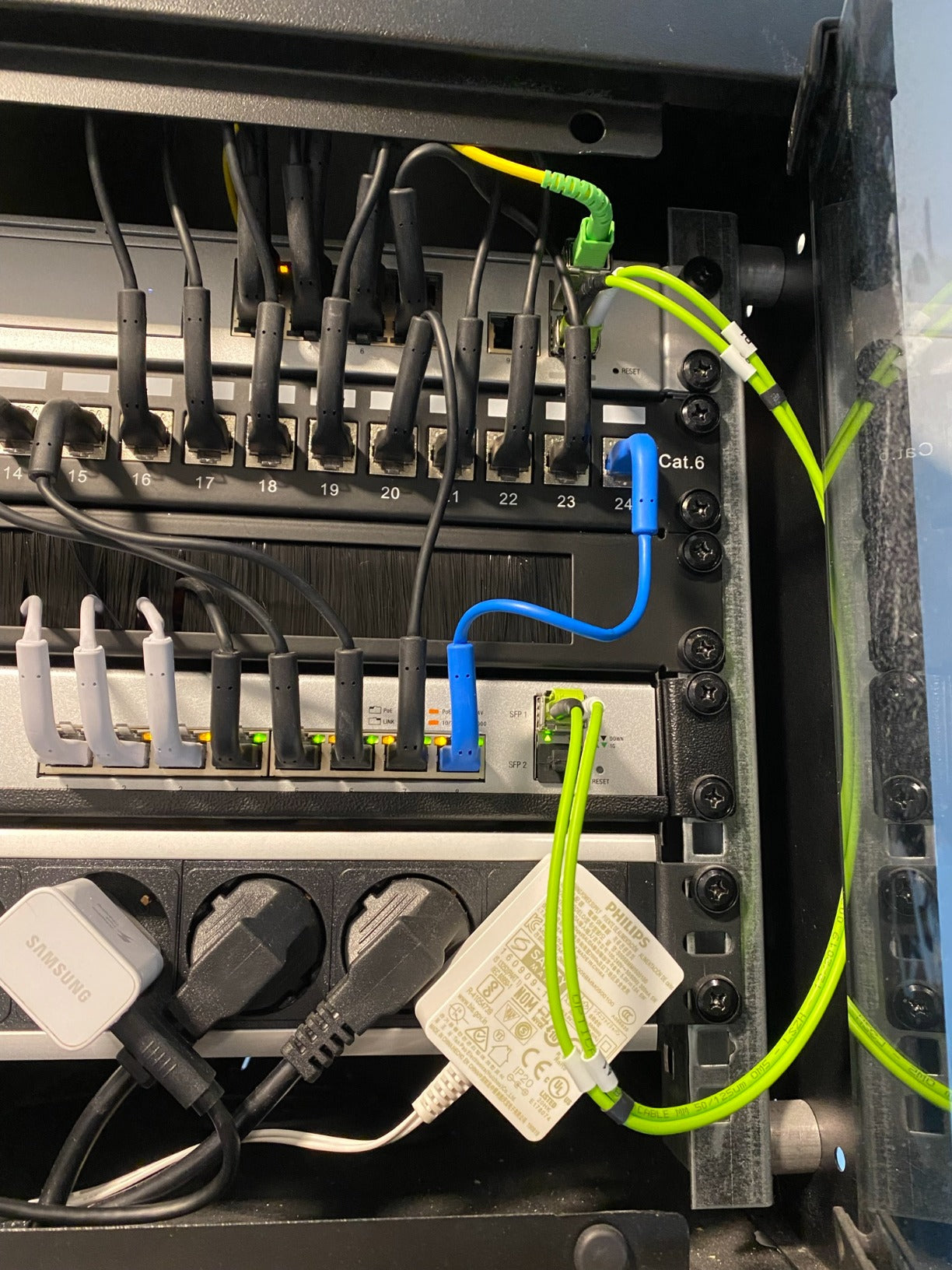 Digitus DK-2533-02-5 câble InfiniBand et a fibres optiques 2 m I-VH Vert