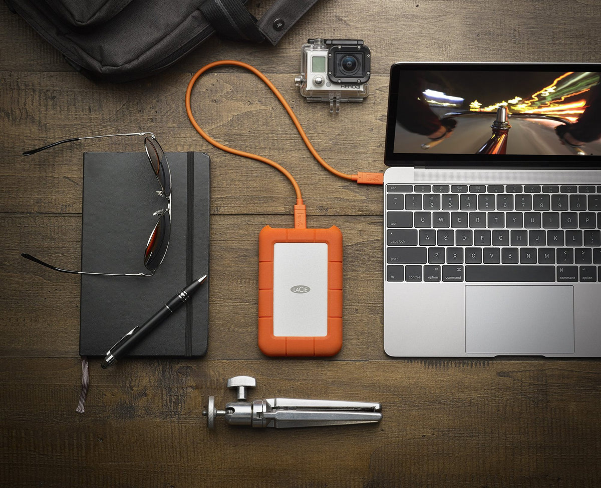 LACIE RUGGED 4To USB-C USB3.0 résistant aux chutes. compressements et à la pluie. utilisation tout terrain. orange