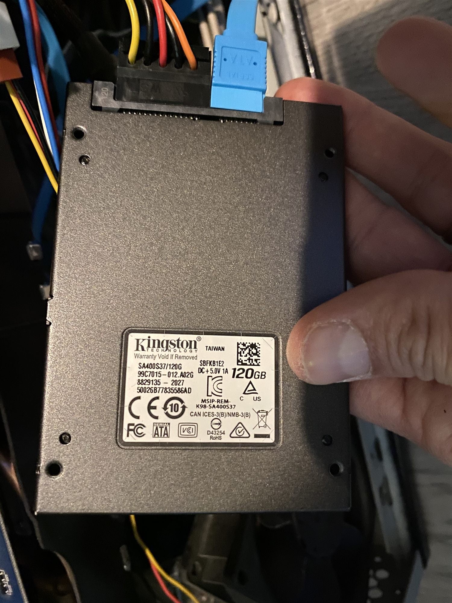 KINGSTON 480GB SSDNow A400 SATA3 6Gb/s 2.5inch 7mm height / up to 500MB/s Read and 450MB/s Write