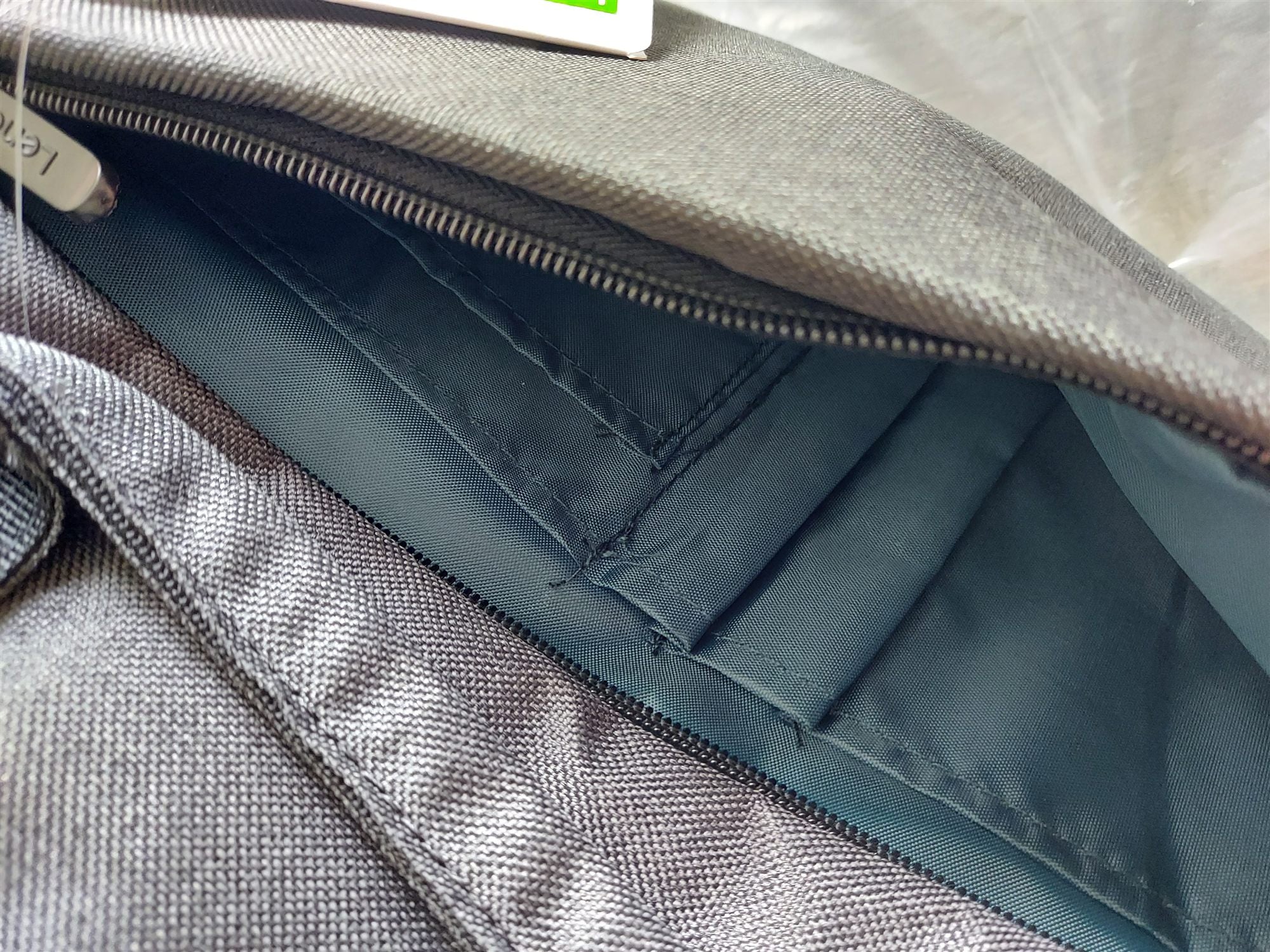 LENOVO 15.6p Laptop Casual Toploader T210 Black
