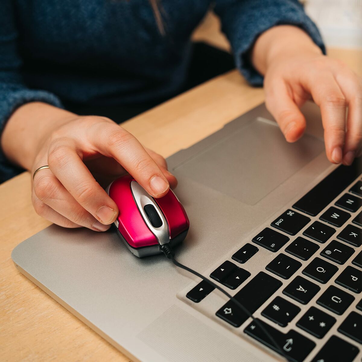 GO MINI OPTICAL TRAVEL MOUSE HOT PINK