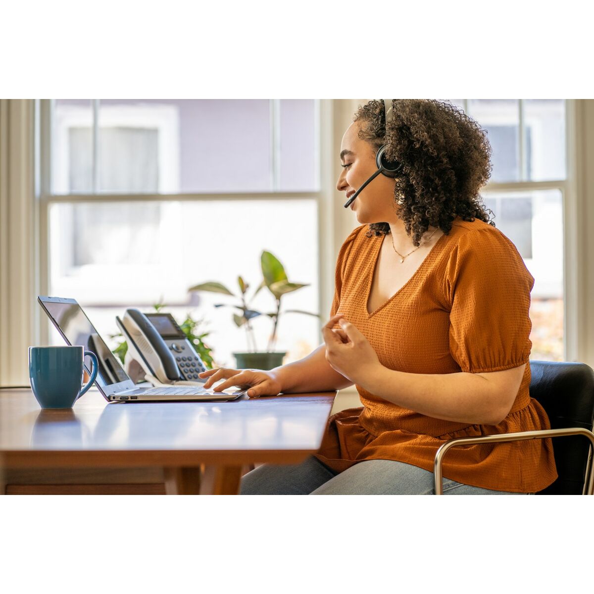 HP Poly Voyager 4320-M +USB-A to USB-C Cable +BT700 dongle Sans fil Arceau Bureau/Centre d'appels USB Type-A Bluetooth Socle de chargement Noir