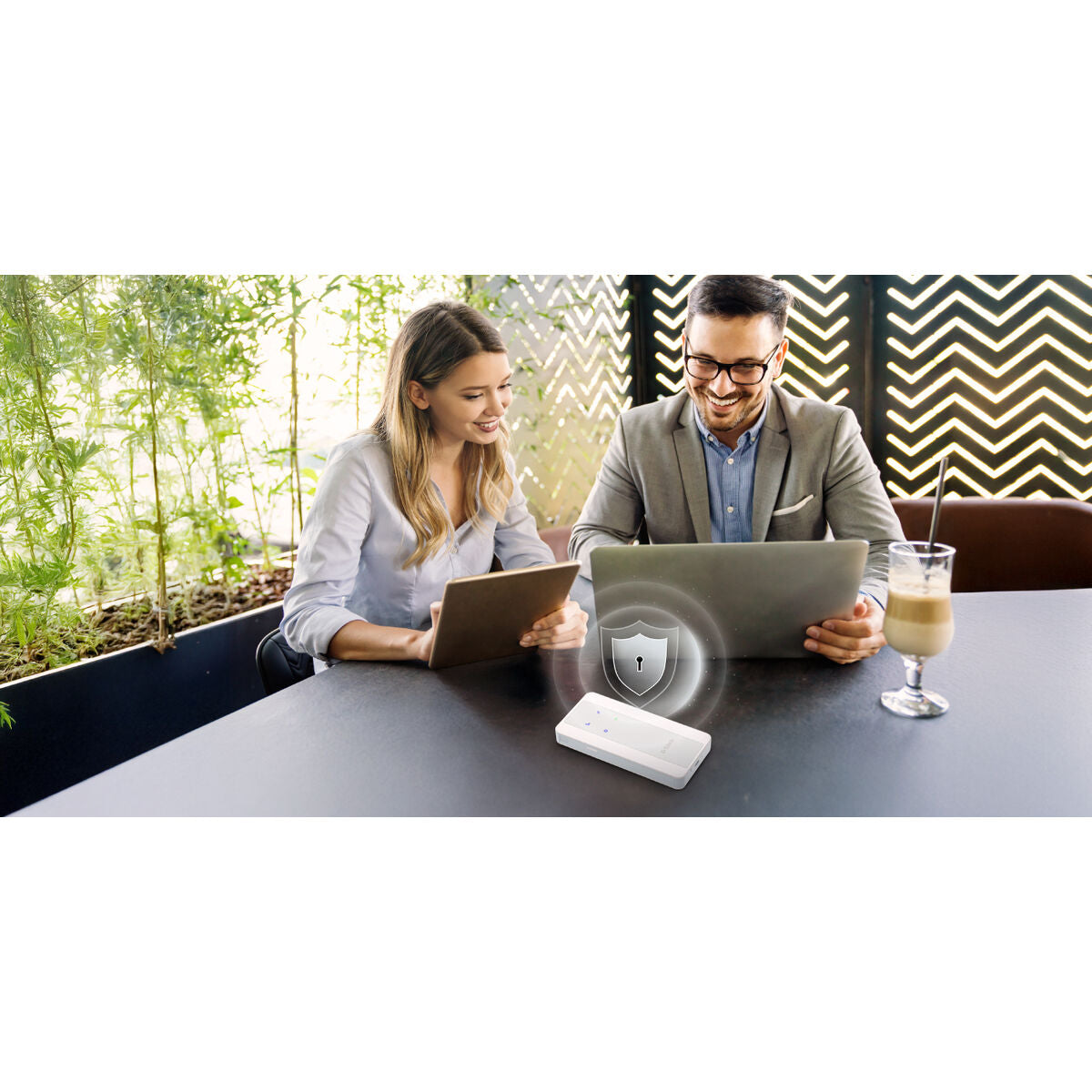 D-LINK F518 5G NR AX1800 Wi-Fi 6 Mobile Hotspot