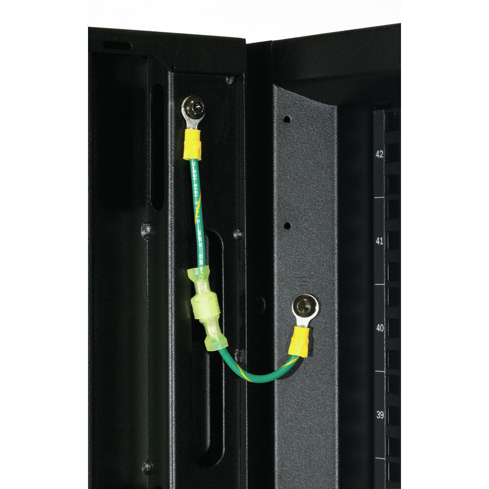 APC NetShelter SX 18U Server Rack Enclosure 600mm x 900mm w/ Sides Black