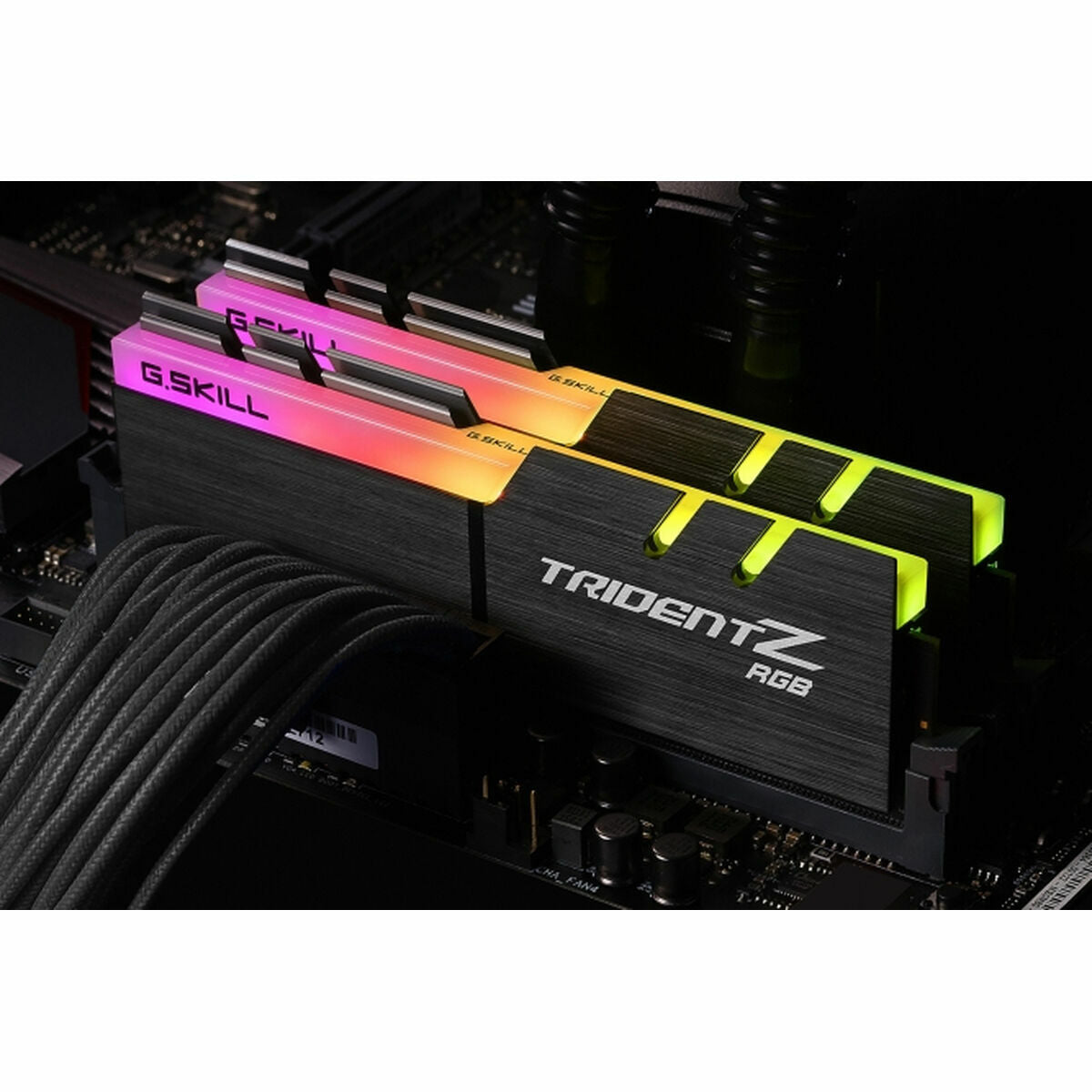 G.Skill Trident Z RGB (pour AMD) F4-3600C18D-16GTZRX module de mémoire 16 Go 2 x 8 Go DDR4