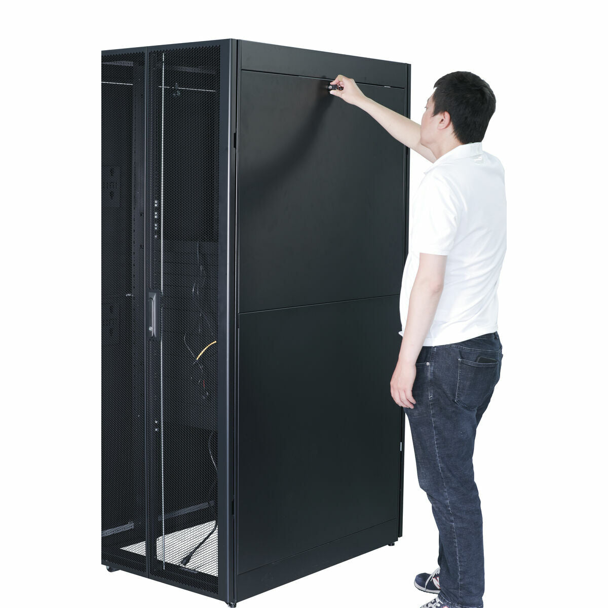 APC Easy Rack 600mm/42U/800mm with Roof Side panel castors feet and 4 Brackets No Bottom black