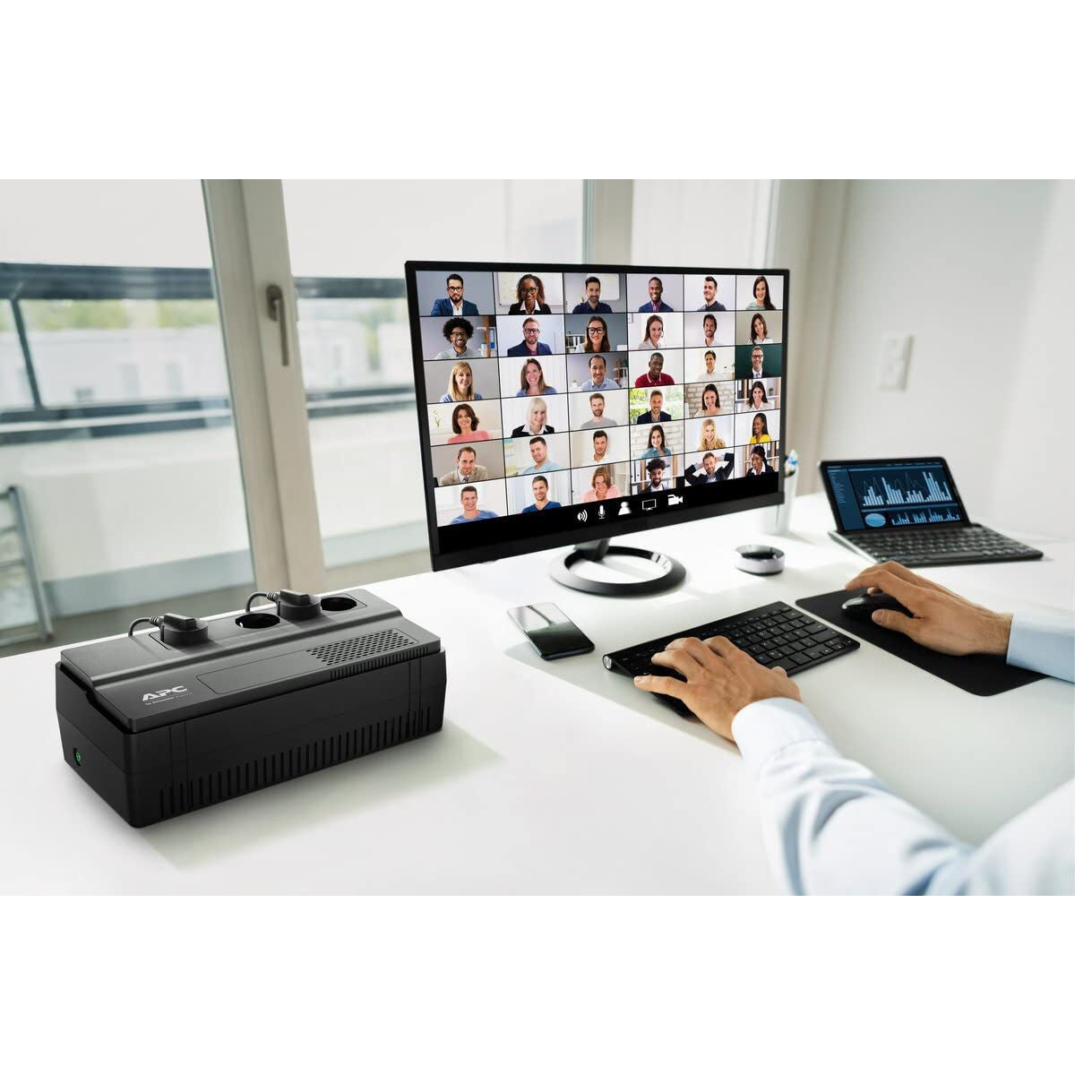 APC Easy UPS BV BV1000I-GR UPS AC 230V 600Watt 1000VA 9Ah output connectors 4