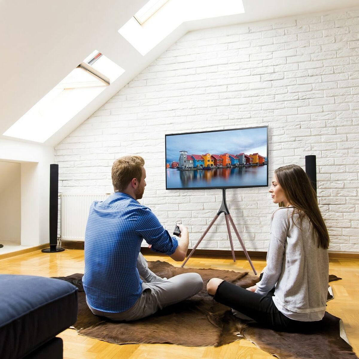 "Techly ICA-TR18SAM Support TV trépied réglable 45-65"" jusqu'a 32kg"