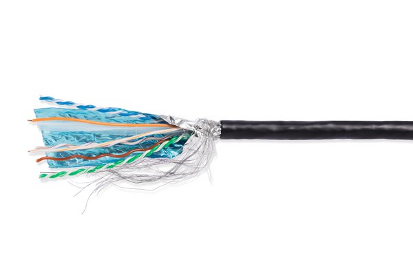 TESCA ALTILAN Câble CAT.6A SF/UTP TPE noir pour liaisons HDBaseT - 100M