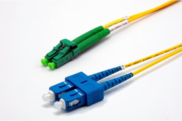 Jarretière zip 2,0mm OS2 G652D SC-UPC/LC-APC LSZH jaune 15m